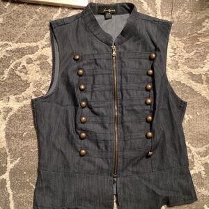 Military style buttoned vest